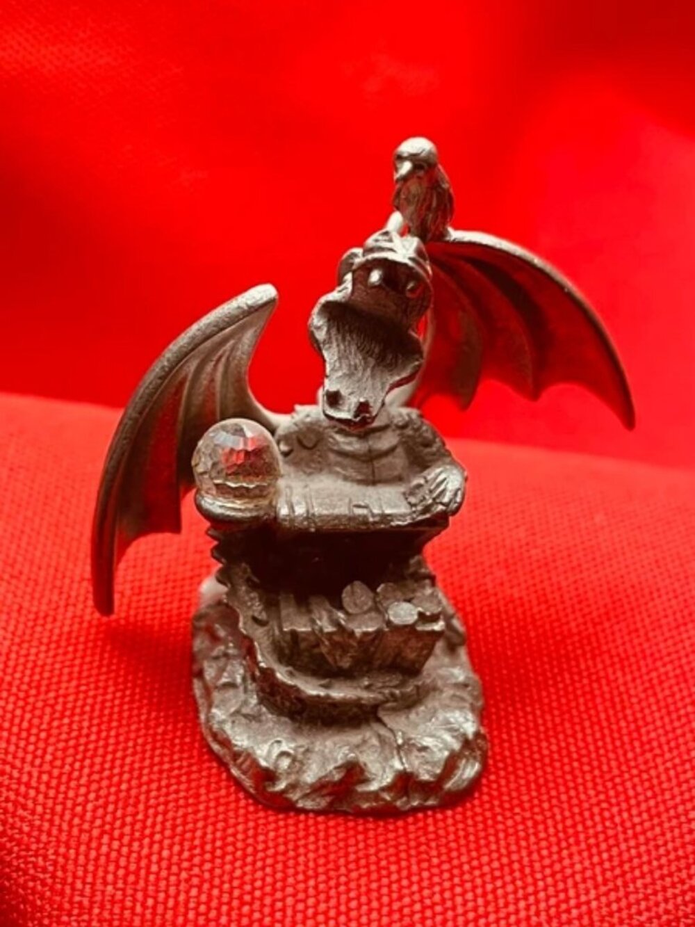Pewter wingeddragon with crystal